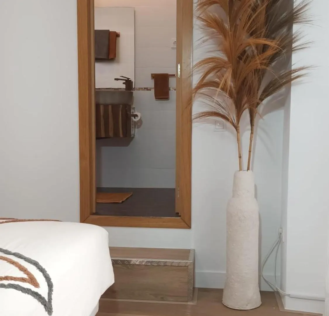 Mariposita Malaga, New Historic City Centre Apartment With Private Patio